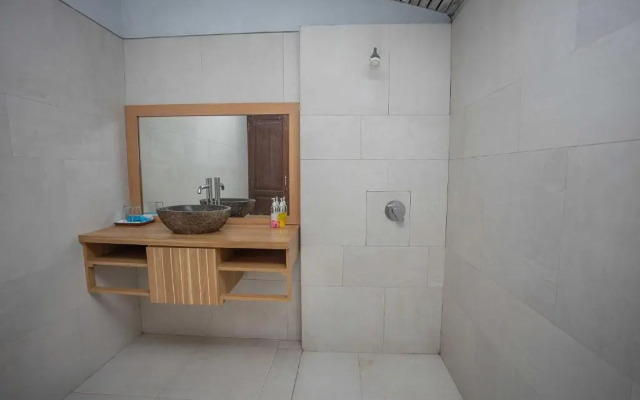 The Tanis Villas & Lembongan Express Bali