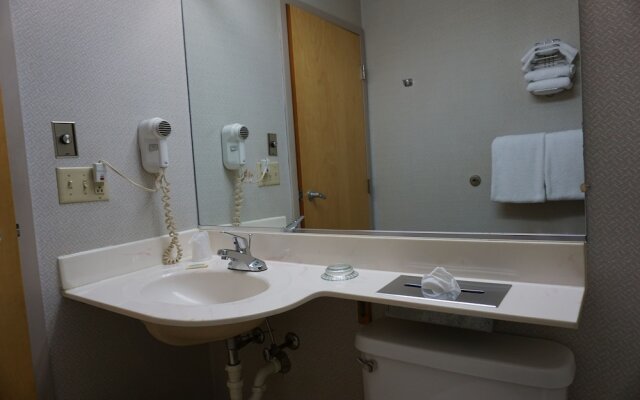 CenterWay Hotel Tonawanda