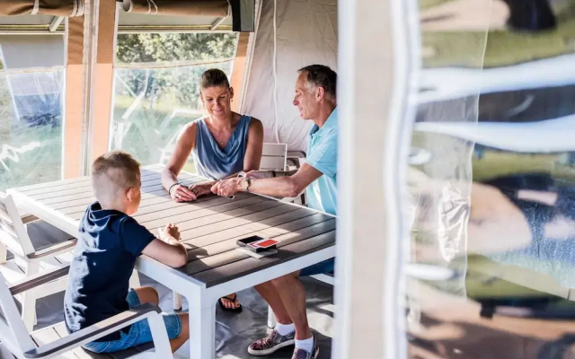 Lakefront Glamping w/ Pets