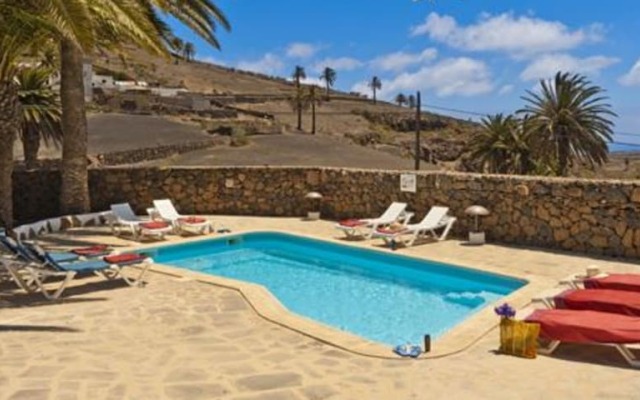 Villa - 3 Bedrooms with Pool - 103089