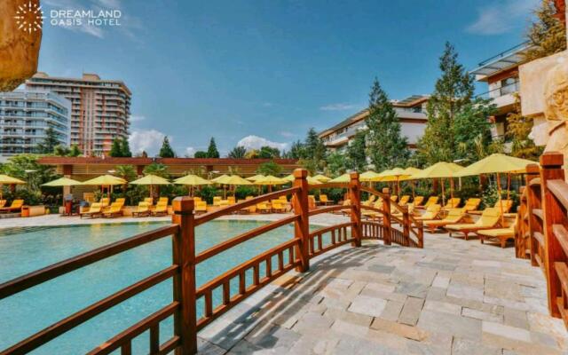 Dreamland Oasis luxury apartment