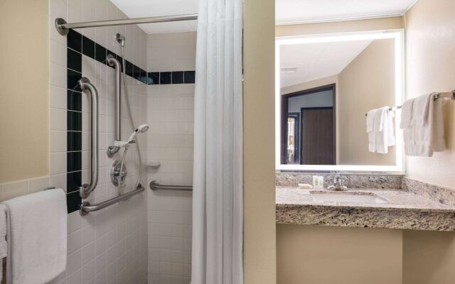 AmericInn Two Harbors