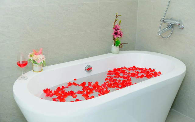 Hera Luxury Hotel