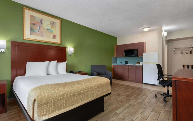 Travelodge Suites by Wyndham Lake Okeechobee