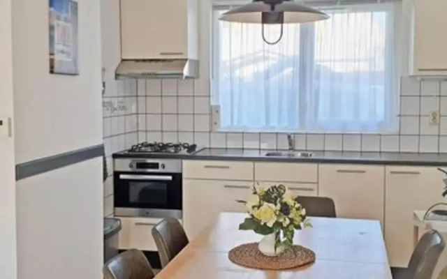 Cosy Bungalow Near the Beach