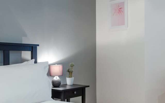 Newly Refurbished 1 Bedroom for 4 in Chelsea