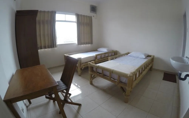 Palmyra Hostel