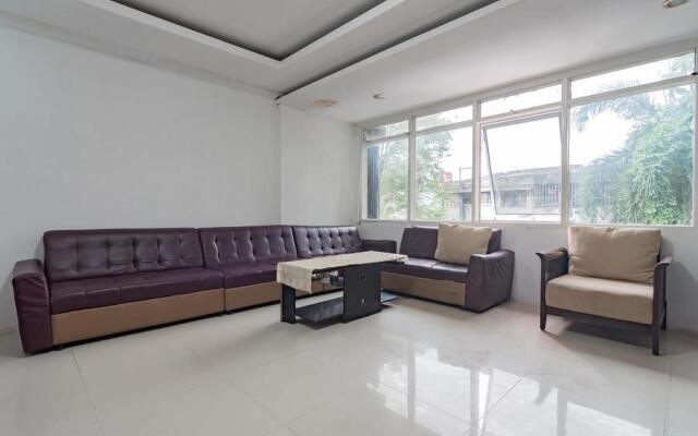 RedDoorz Plus @ Ruko Klandasan Ulu