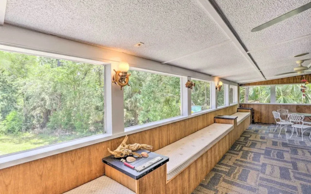 Bright Steinhatchee Home: Proximity to Ocean!