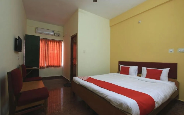 Varsha Boarding and Lodge by OYO Rooms