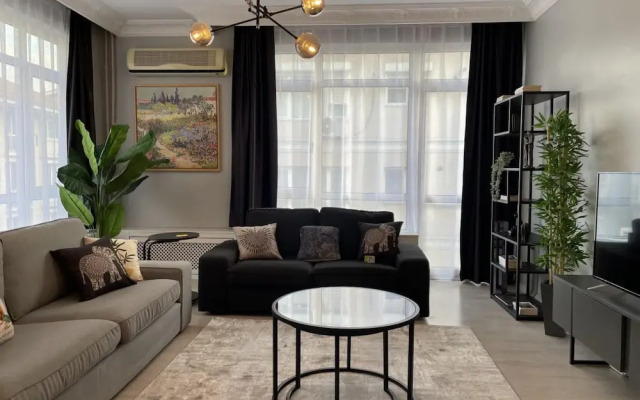 Bohemian Flat in Nisantasi With Central Location
