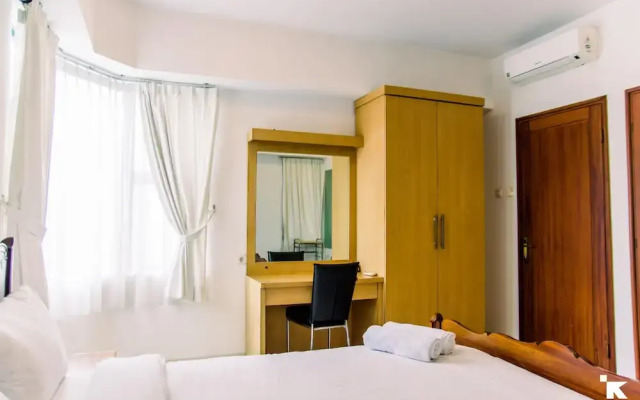 Elegant 2Br With Extra Room Apartment At Sudirman Tower Condominium