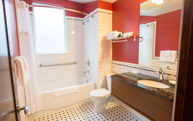 Hume Hotel & Spa