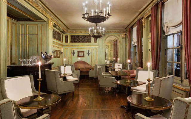 Le Dokhan’s Paris Arc de Triomphe, a Tribute Portfolio Hotel
