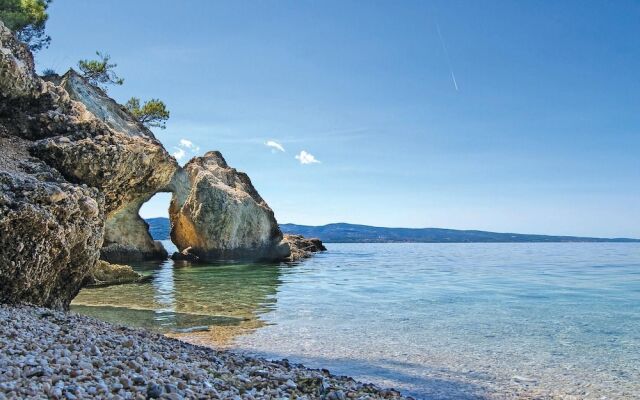 Beautiful Apartment in Lokva Rogoznica With 2 Bedrooms and Internet