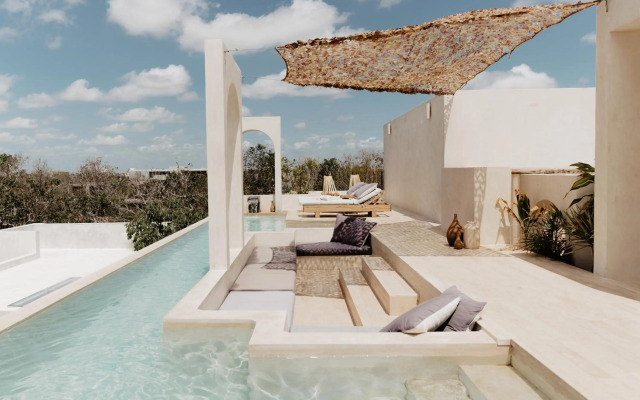 Villa Torana 4br/8pp Private Pool Rooftop Security