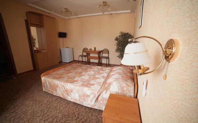 Oazis, Otel'