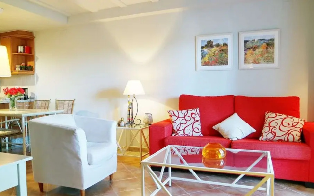 Bright Apartment With Pool Access
