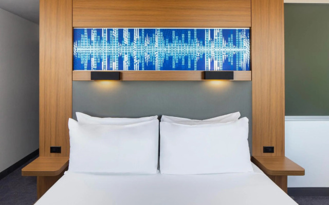 Aloft Tempe
