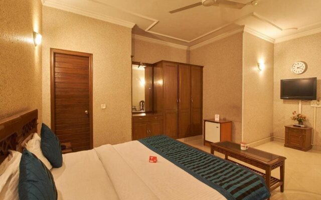 OYO 8535 Hotel Mayarch