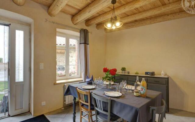 Gîte Saint-Hilaire-Cusson-la-Valmitte, 4 pièces, 6 personnes - FR-1-496-206