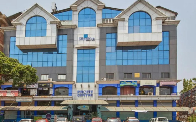 OYO Flagship 27068 The Sapphire Comfort Hotel
