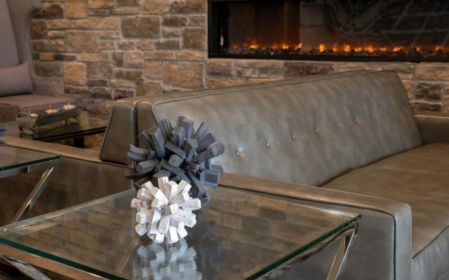Cobblestone Hotel & Suites - Two Rivers