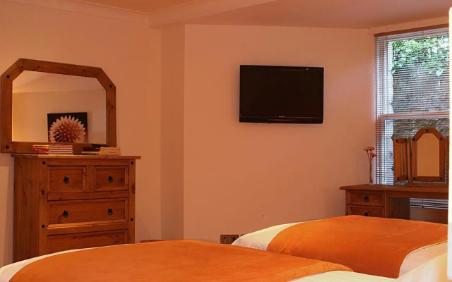 Kingsview Apartment