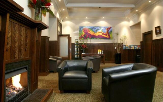 The Cambridge Hotel & Backpackers