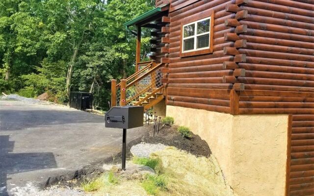 Eagle Splash Vista| Pool Projector, Pet Friendly, Game Room