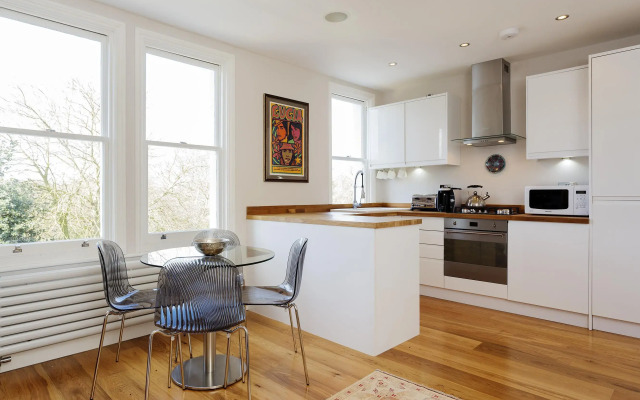 Veeve  2 Bed Flat On Fulham Palace Road Fulham