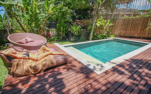 Maha Mustika Beach Inn