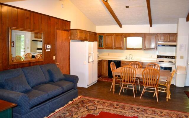 Boundary Waters Resort & Marina