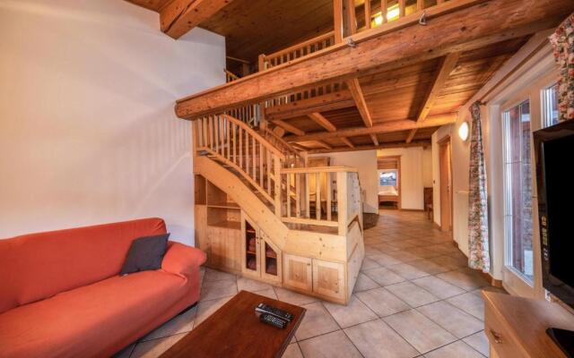 Mandarda stile rustico 6/8 letti