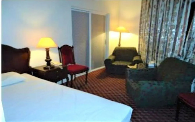 Al Commodore Hotel