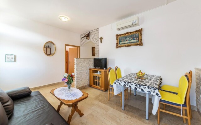 Stunning Apartment in Pula With Wifi and 3 Bedrooms