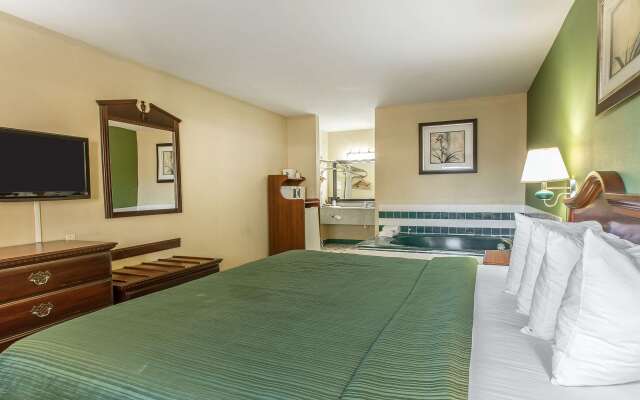 Quality Inn & Suites Macon North