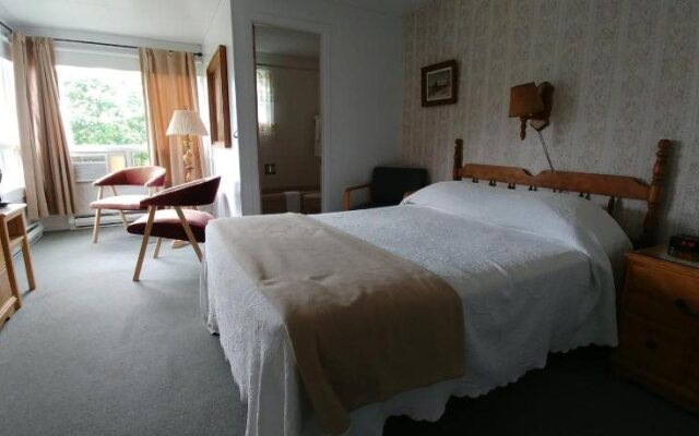 Hotel La Roche Pleureuse