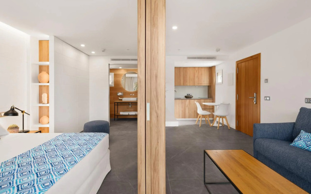 Bahía Suites Camp De Mar