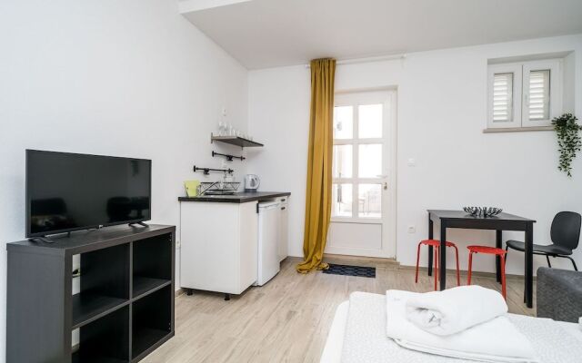 Residence & Pool Villa Schwarz Suites