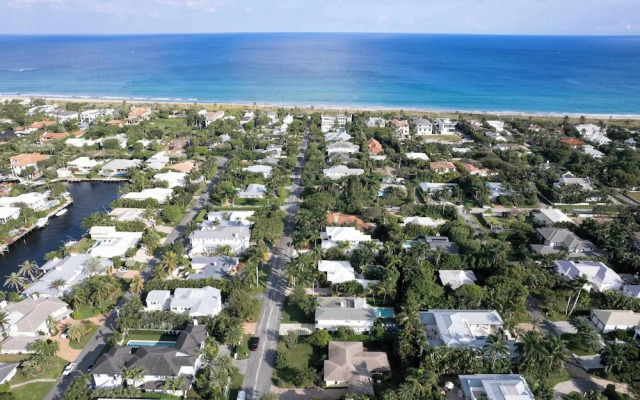Sun, Shells and Seaspray w/ Lanai