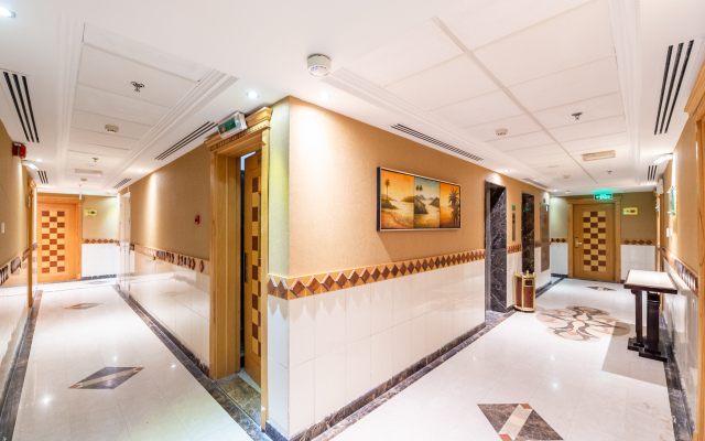 Crystal Plaza Hotel
