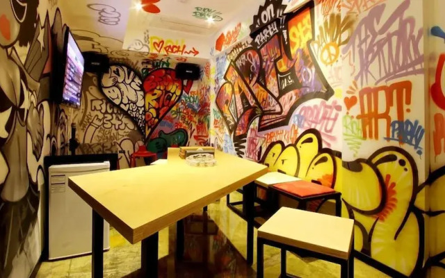 Rich Diamond Hotel