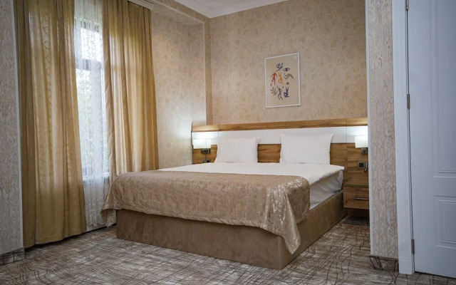 Lakeside Hotel & Spa