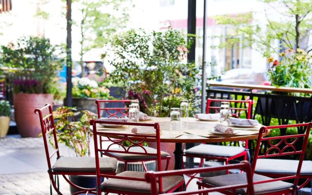 The Manner, The Unbound Collection by Hyatt