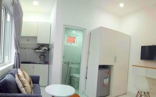Smiley Apartment 9