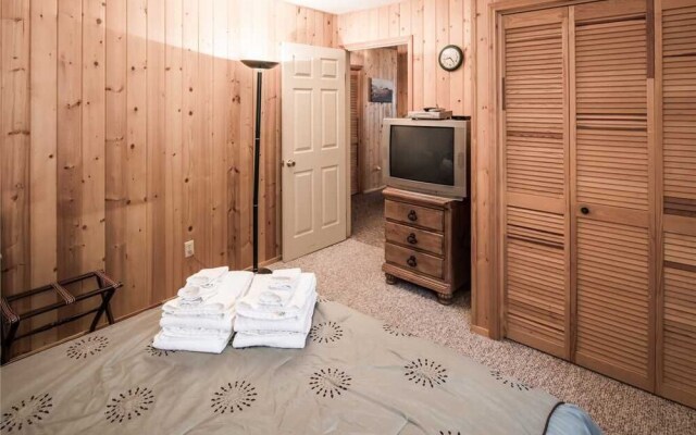 123 Rising Hill - Two Bedroom Cabin