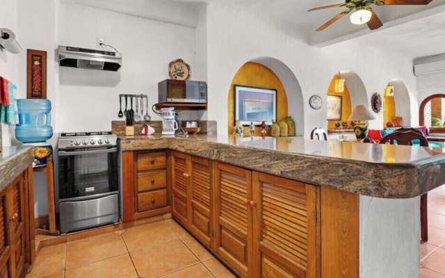 Ocean View 1Br Condo-balcony-beach-pool - 306