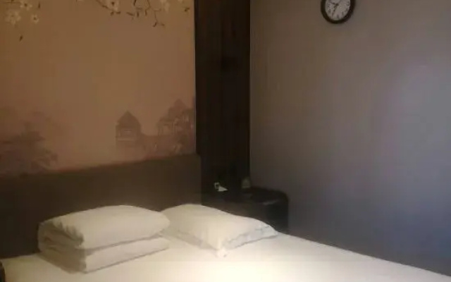 Huangyue Hotel (Yanji Tianchi Road Shop)