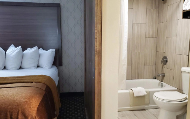 Crossroads Hotel & Watertown Event Center